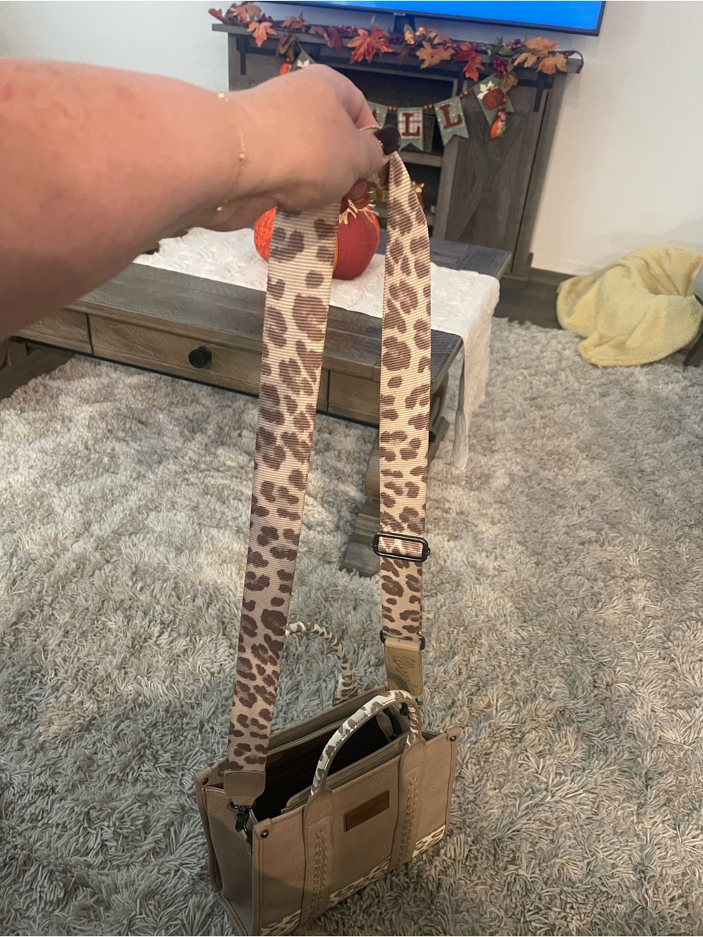 Wrangler Leopard Print Adjustable Strap Crossbody Bag in Tan and Brown